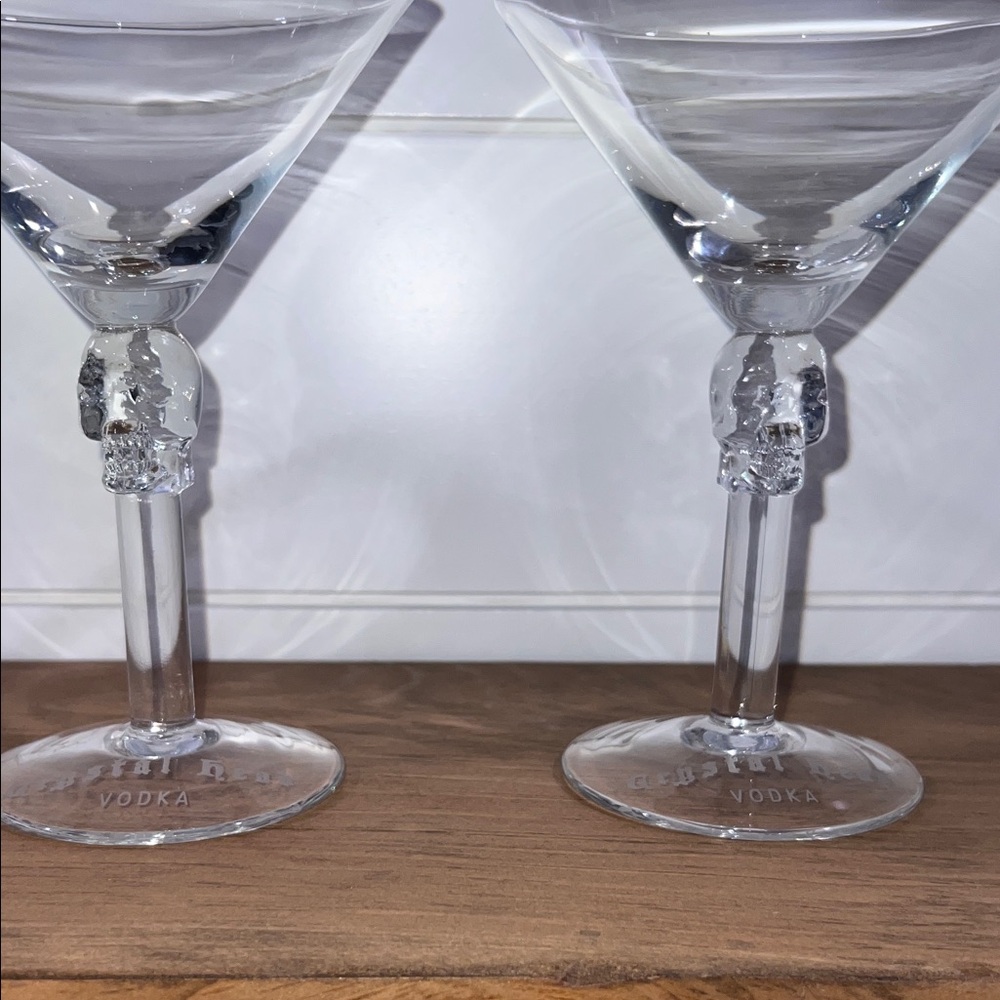 NWOT - Crystal Head Vodka Skull Martini Glasses by Dan Aykroyd - Collectors Item - Picture 7 of 9